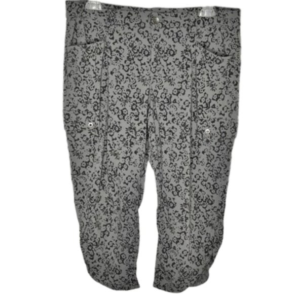 Eddie Bauer High Rise Travex Cargo Capris - Printed Gray/Black - 14 - Picture 1 of 9